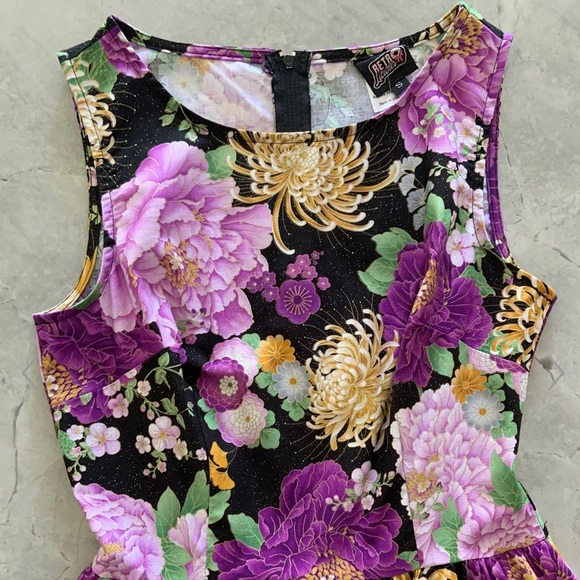 Retrolicious Purple Metallic Floral Dress - Picture 7 of 12